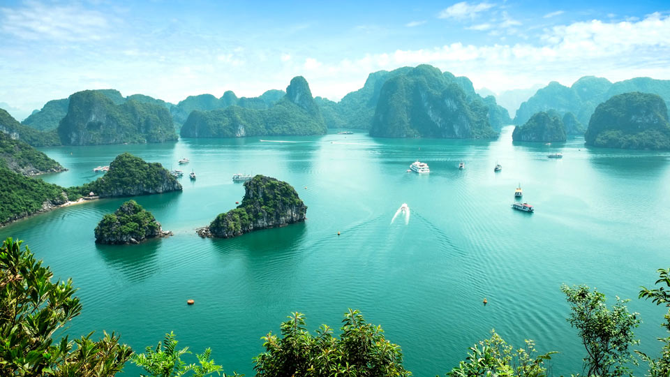 Southeast Asian Gem: Discover Vietnam’s Vibrant Cities & Cultural Riches